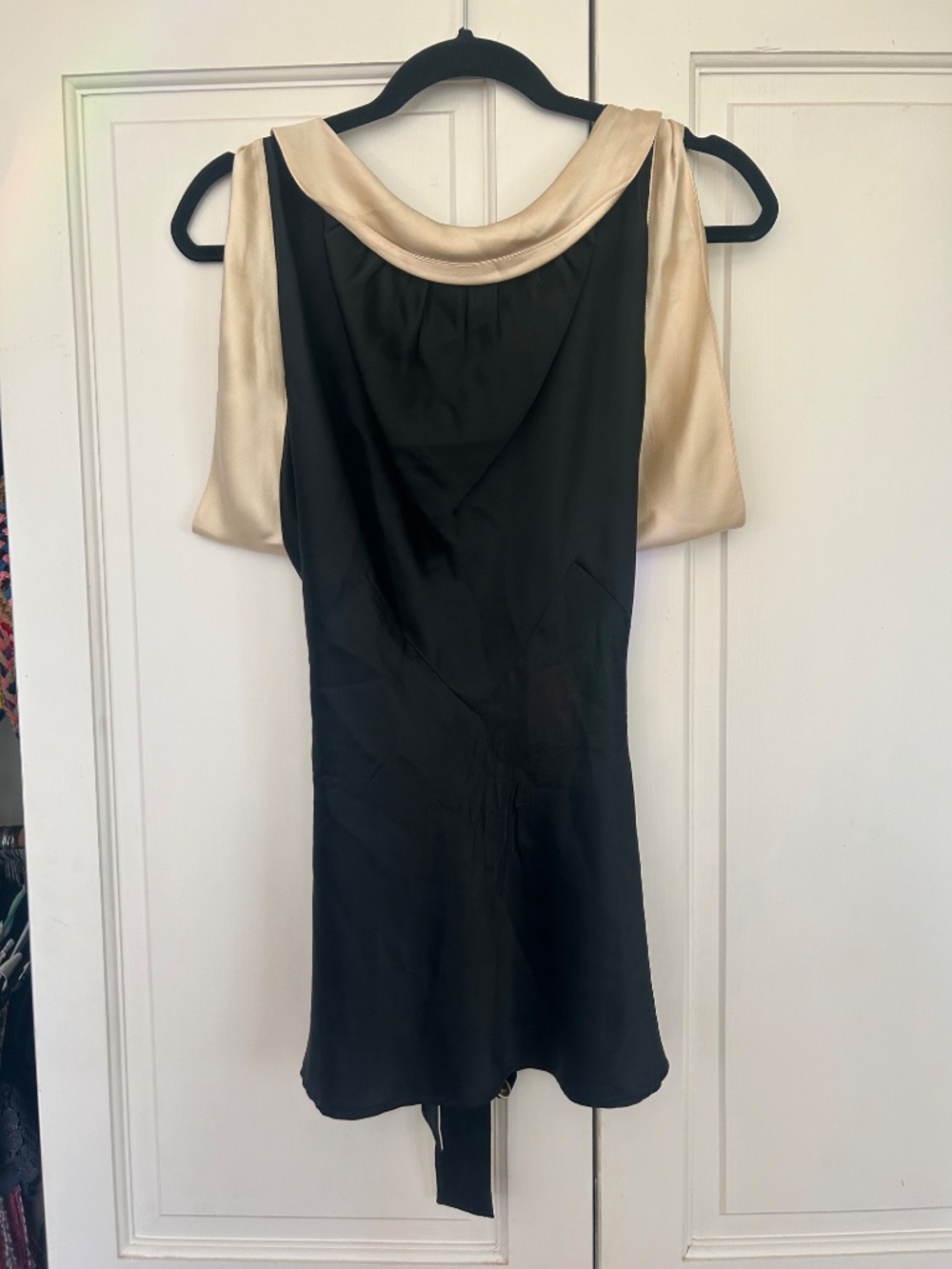 BCBG sleeveless 100% silk shirt M - Picture 2 of 5